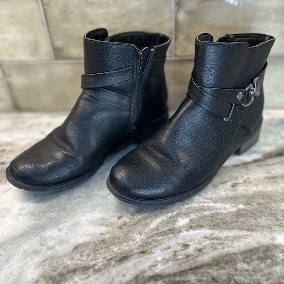 Croft & Barrow Ortholite black booties - Picture 2 of 7